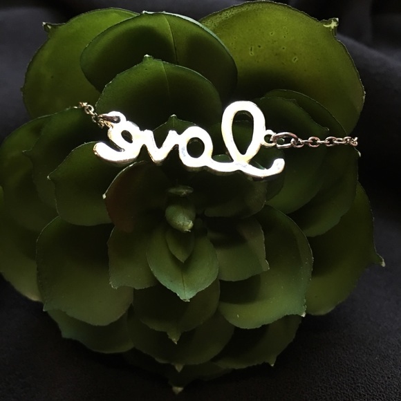 T & J Necklace - Picture 3 of 4